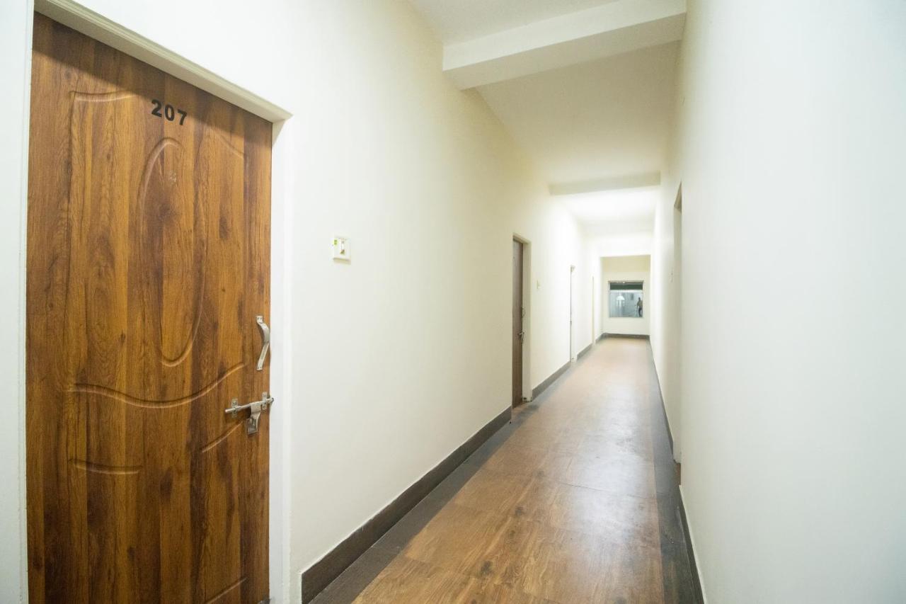 Spot On Prabir Residency Inn Urāli 外观 照片