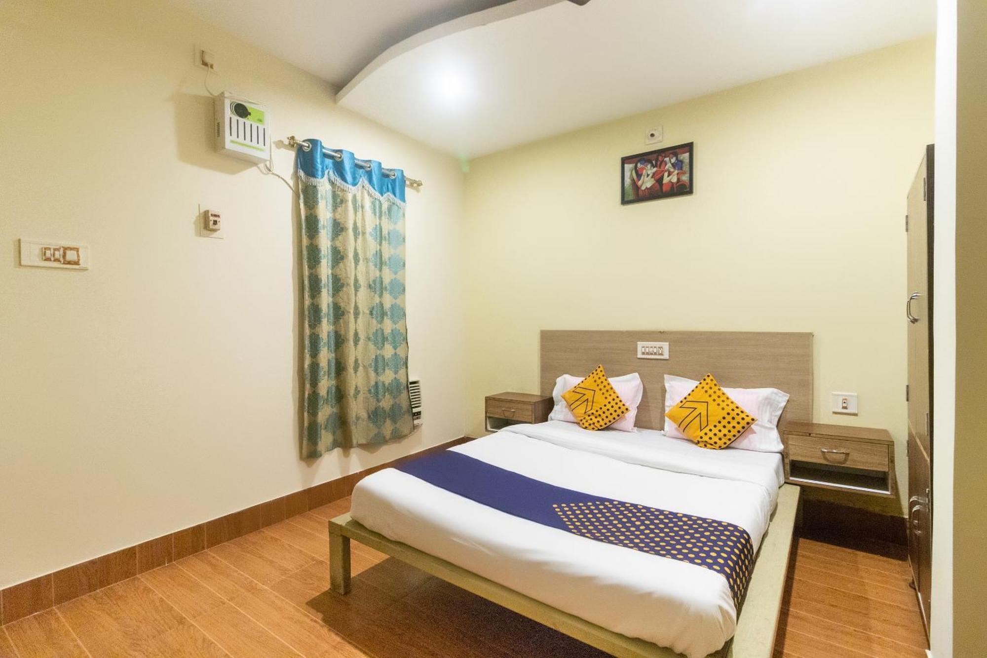 Spot On Prabir Residency Inn Urāli 外观 照片