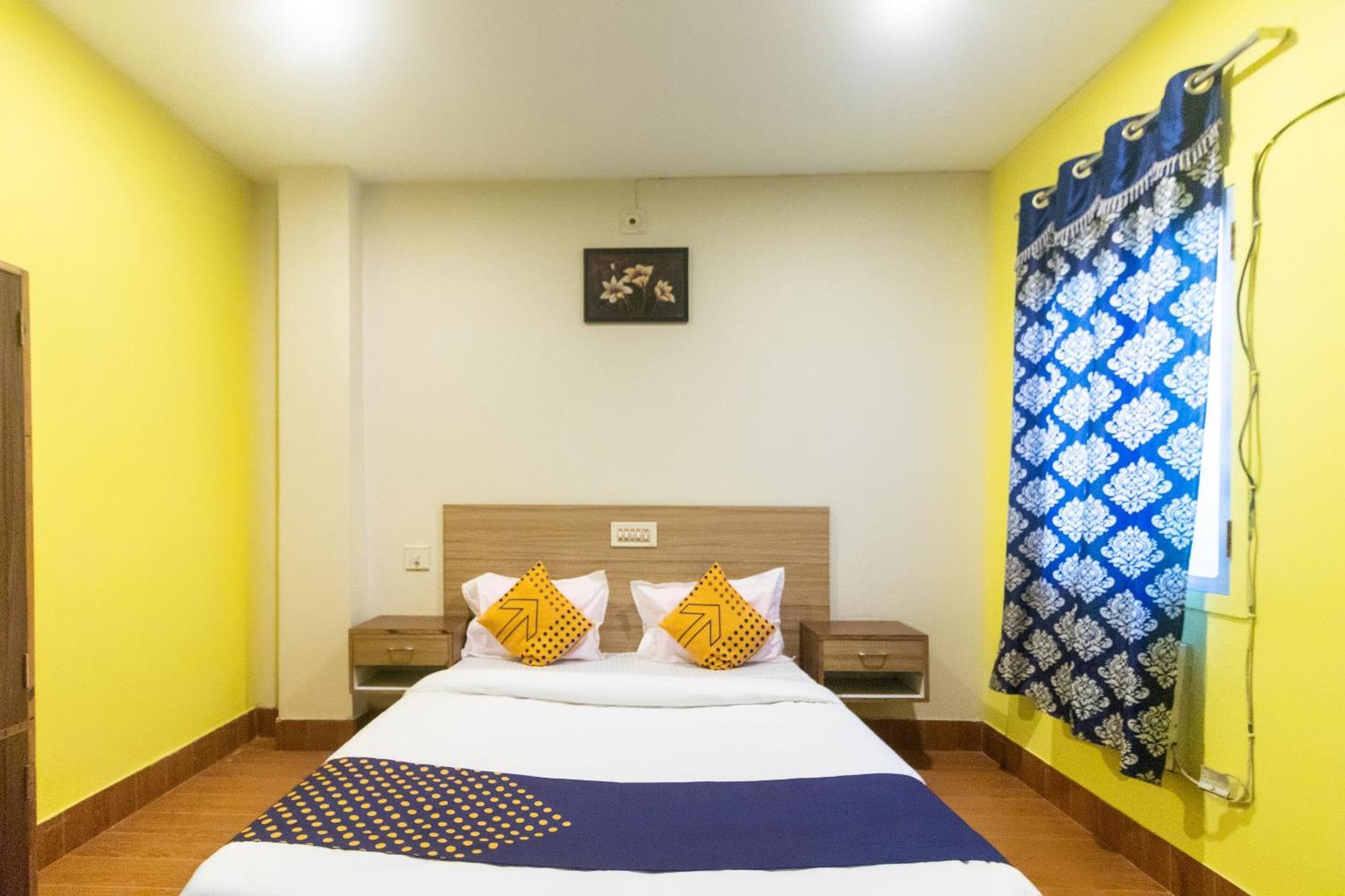 Spot On Prabir Residency Inn Urāli 外观 照片
