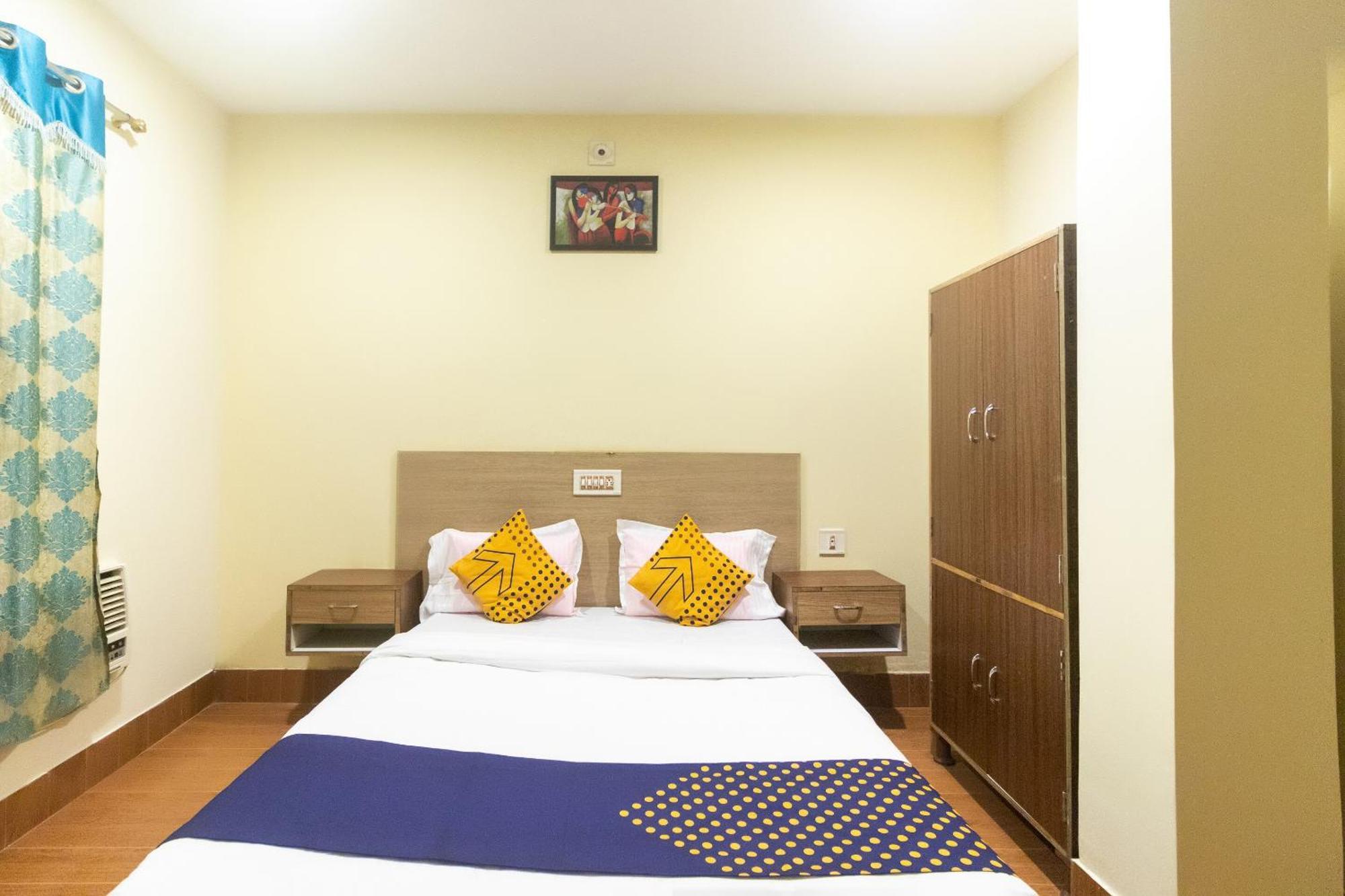 Spot On Prabir Residency Inn Urāli 外观 照片