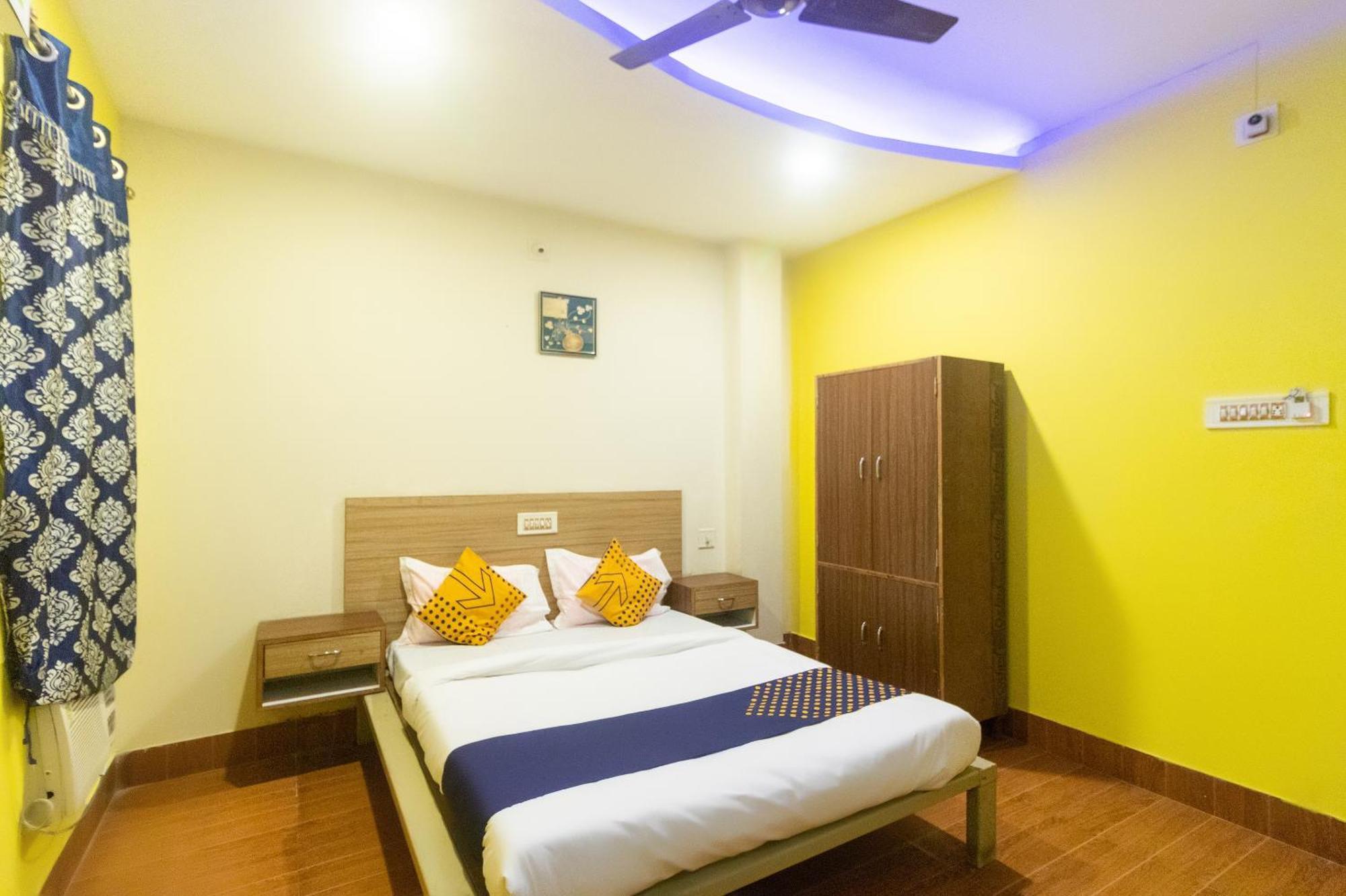 Spot On Prabir Residency Inn Urāli 外观 照片