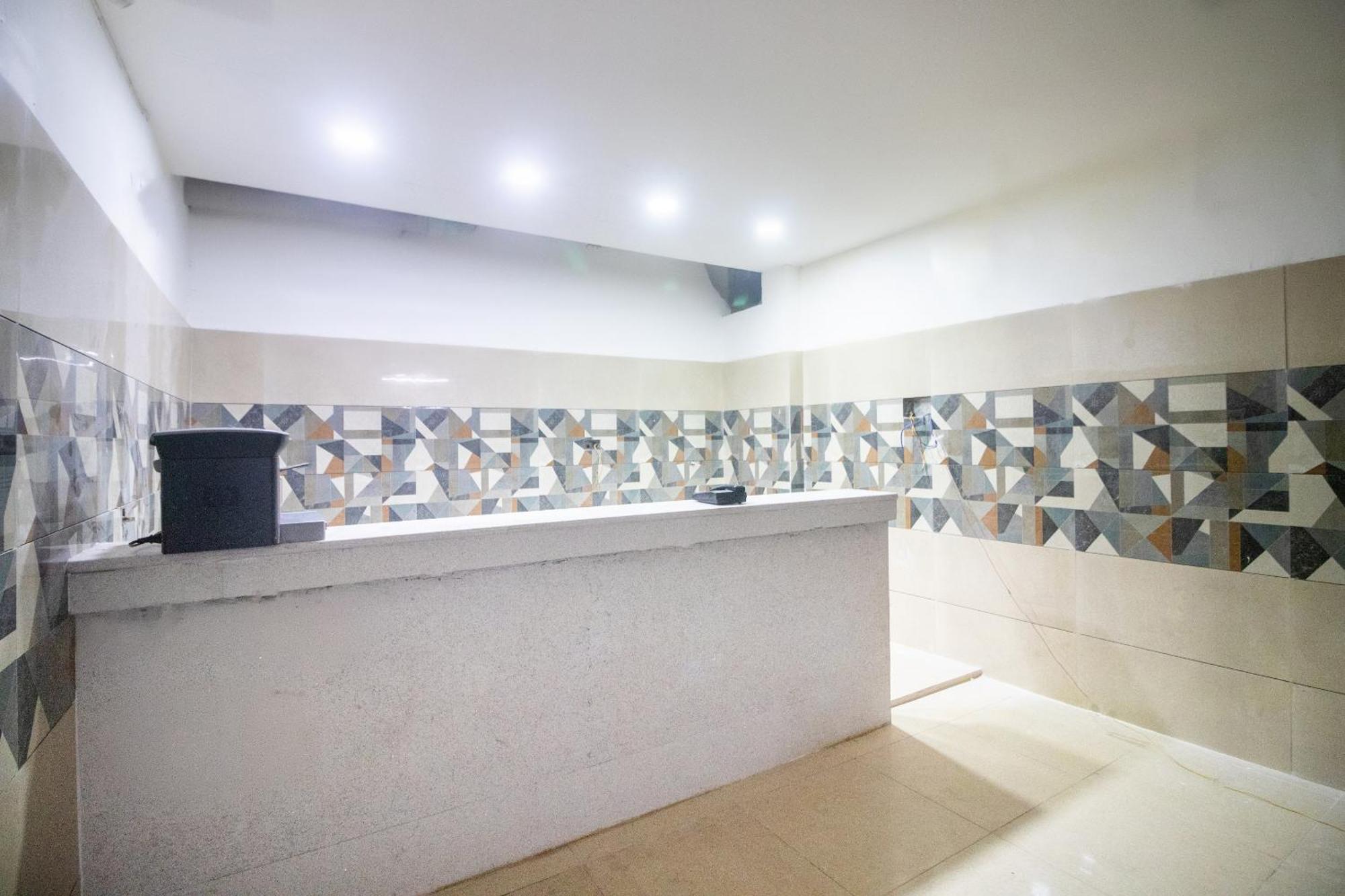 Spot On Prabir Residency Inn Urāli 外观 照片