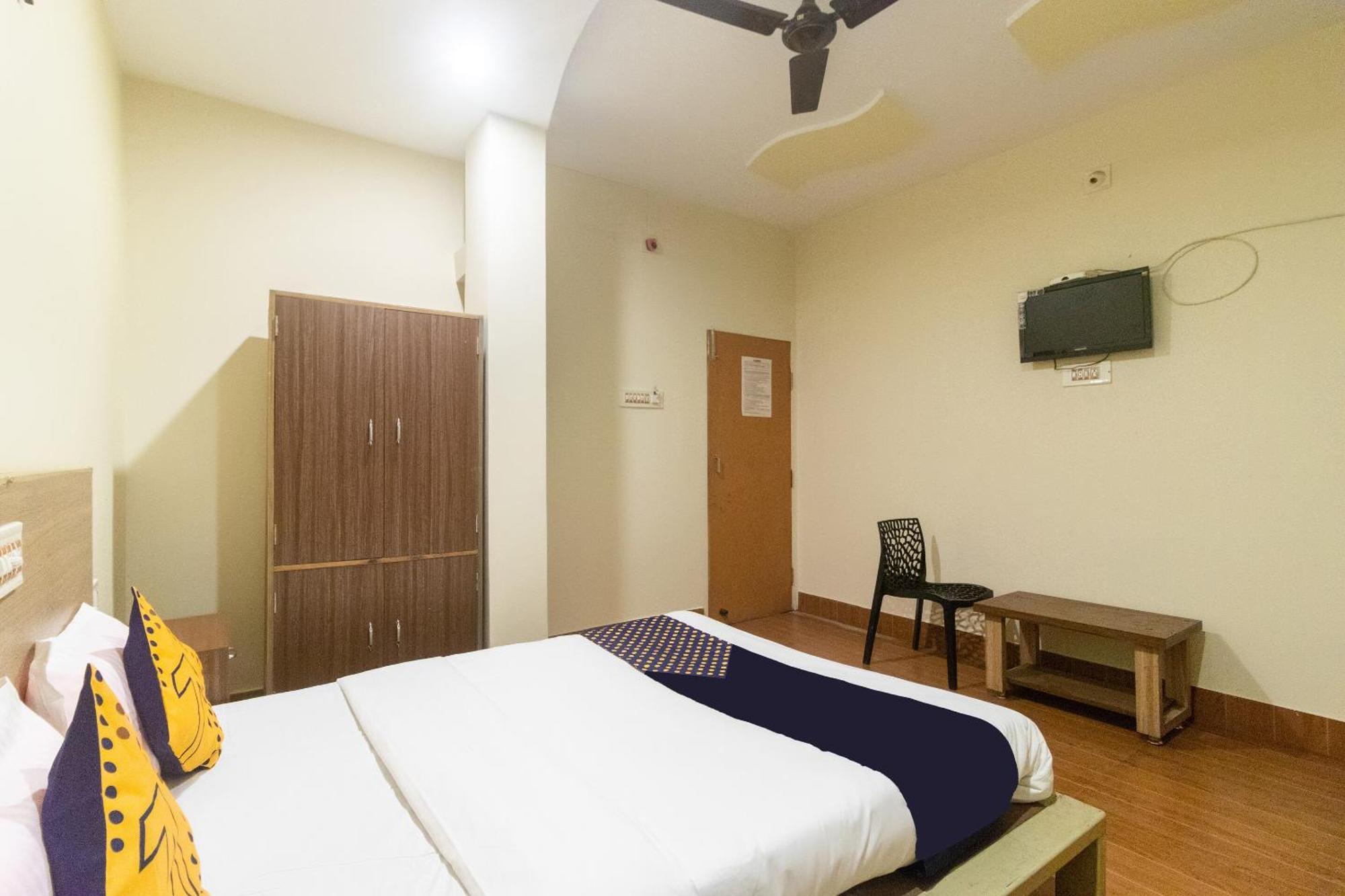 Spot On Prabir Residency Inn Urāli 外观 照片